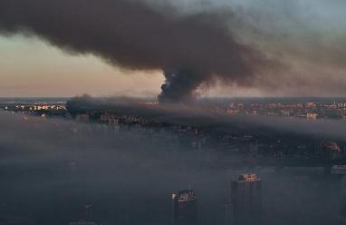 مقتل شخصين وإصابة 13 شخصا بجروح في هجوم روسي على كييف