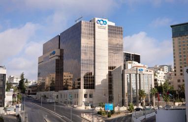 البنك العربي يموّل بناء أكبر محطة للطاقة الشمسية في فلسطين بقدرة 24 ميغاواط ضمن التزامه بالتمويل المستدام