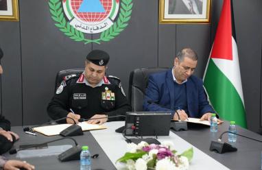 الدفاع المدني يوقع مذكرة تفاهم مع الشركة الفلسطينية لنقل الكهرباء