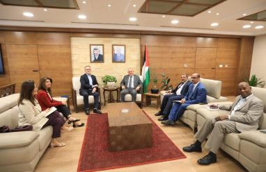 وزير الحكم المحلي يبحث مع مسؤول أممي مراحل العملية الانتخابية للهيئات المحلية