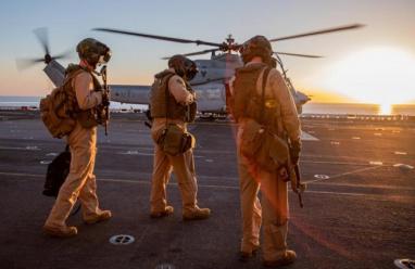 أكسيوس: إدارة ترامب تدرس خيارات عسكرية ضد إيران تشمل قصفًا واسعًا واحتمال تدخل بري