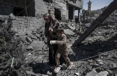 استشهاد مسعفين وإصابة آخرين في قصف الاحتلال محيط مستشفى جنوب لبنان