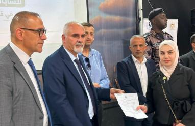 بحضور أكثر من 500 مزارع.. وزير الزراعة يسلم منح ويطلق مشاريع زراعية في دورا وبلداتها والظاهرية والرماضين