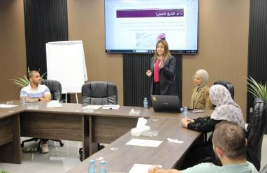 غرفة تجارة قلقيلية تنظم جلسة توعية مالية لأصحاب المشاريع الصغيرة والمتوسطة