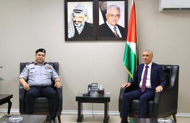 الوزير قنديل يبحث مع اللواء ثوابته سبل تعزيز التنسيق لمواجهة التحديات الناجمة عن ممارسات الاحتلال