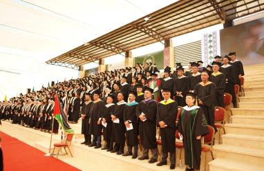 جامعة بيرزيت تبدأ مراسم تخريج الفوج الحادي والخمسين من طلبتها