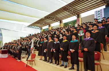 جامعة بيرزيت تحتفي بتخريج طلبة كليتي الهندسة والتكنولوجيا والفنون والموسيقى والتصميم