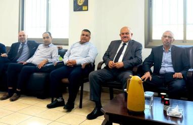 كهرباء طوباس تبحث مع وزير الحكم المحلي ملف ديون المجالس المحلية