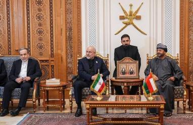 إيران تنفي وجود مفاوضات مع واشنطن وتجري مباحثات مع عمان بشأن هرمز