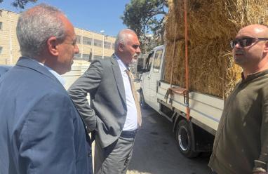 جنين: "الزراعة" توزع مساعدات وإغاثيات على مزارعين ومتضررين في عرابة