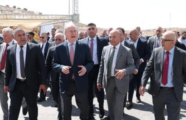 جودة يستقبل مصطفى ووزراء خلال جولة للإطلاع على المشاريع الاقتصادية والتنموية في الخليل