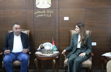وزيرة العمل تلتقي نقابة أصحاب شركات ومصانع ومستودعات التجميل لتعزيز السلامة المهنية وتنظيم القطاع
