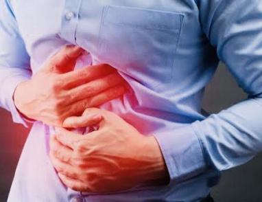 عادات شائعة تؤدي إلى شيخوخة الأمعاء