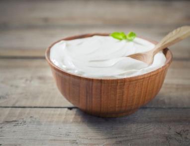 لصحة الأمعاء.. أفضل وقت لتناول الزبادي