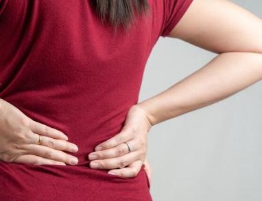 الألم المستمر في الحوض أو الظهر عند النساء قد يكون علامة على مرض خطير