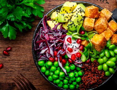 الخضروات قبل البروتين والنشويات.. حقيقة أم ترند؟