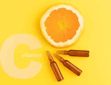 ما الكمية اليومية التي يحتاجها الجسم من فيتامين C؟