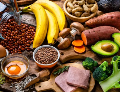 لتعزيز الطاقة: هل المغنيسيوم أفضل أم فيتامين B12؟