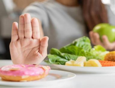 خاص | كيف تساعد الأنظمة الغذائية في السيطرة على أمراض المناعة الذاتية؟