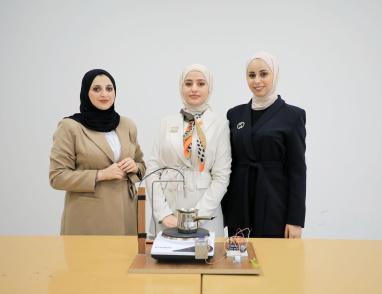ثلاث طالبات من الجامعة العربية الأمريكية يبتكرن نظاما ذكيا يجعل المطبخ أكثر أمانا