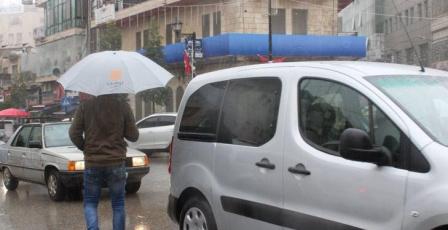 الطقس: منخفض جوي وأمطار متفرقة ليلا