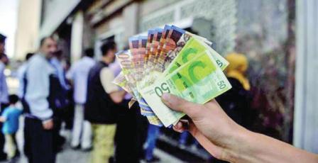 وزير المالية يعلن موعد ونسبة صرف رواتب الموظفين