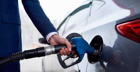 خاص| هل تنخفض أسعار المحروقات في فلسطين في حال تراجع النفط عالميًا؟