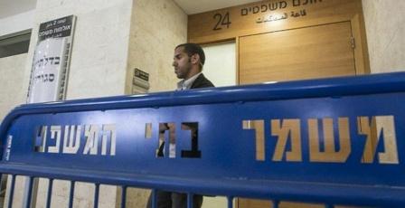 بالأسماء.. 90 أسيرا ستعقد جلسات محاكمة لهم غدا في "عوفر"