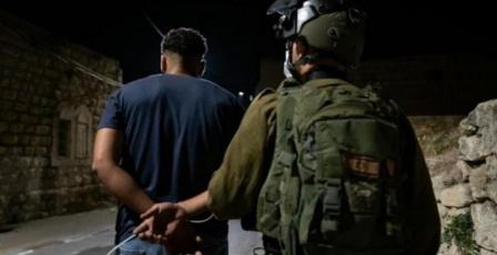 الاحتلال يعتقل شابًا من المغير بعد الاعتداء عليه ومصادرة مركبته