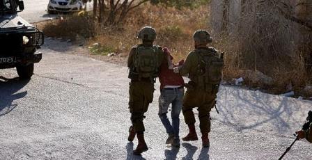 بينهم صحفي.. الاحتلال يشن حملة اعتقالات في الضفة