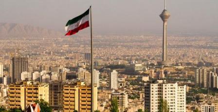 إيران توسع تهديداتها البحرية وواشنطن تحذر من الرد