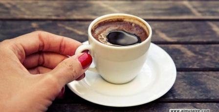 طبيبة توضح فوائد وأضرار القهوة الصباحية