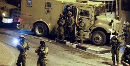 الاحتلال يعتقل شابا من كفر عقب ويقتحم أبو ديس وبيت عنان ويغلق مدخل حزما