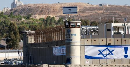 الاحتلال يصادق على أوامر اعتقال إداري بحق خمسة معتقلين من محافظة القدس