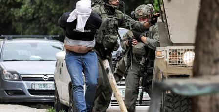 الاحتلال يعتقل ثلاثة مواطنين من الأغوار الشمالية