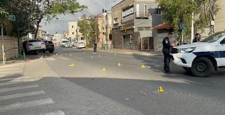 قتيلان ومصاب بجروح خطيرة في جريمة إطلاق نار بمدينة الطيرة
