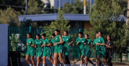 منتخب شابات فلسطين يصل طاجيكستان استعدادًا لتصفيات كأس آسيا