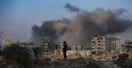 خروقات متواصلة.. غارات وقصف ونسف بمناطق واسعة بقطاع غزة