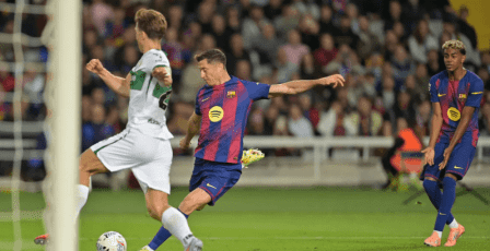 برشلونة يستعيد توازنه بثلاثية في شباك إلتشي