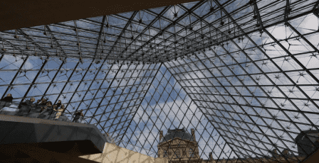 فرنسا.. كشف تفاصيل جديدة بشأن منفذي سرقة اللوفر