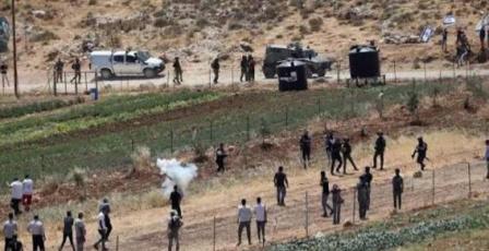 خاص| تجمع “معازي جبع” يواجه خطر التهجير القسري مع تصاعد اعتداءات المستوطنين