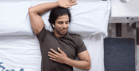 النوم بسماعات الأذن قد يؤدي إلى الخرف