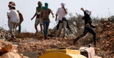 مستوطنون يطلقون الرصاص صوب المواطنين في دير بلوط غرب سلفيت