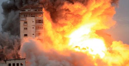 الاحتلال ينسف مباني سكنية شرق خان يونس جنوبي قطاع غزة