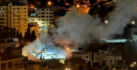 الاحتلال يفجر شقة سكنية ويعتقل ٤ مواطنين من نابلس 