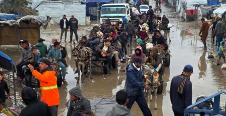 خاص| المنخفضات الجوية تحصد الأرواح في غزة: مليون ونصف نازح يواجهون البرد والرياح داخل خيام مهترئة