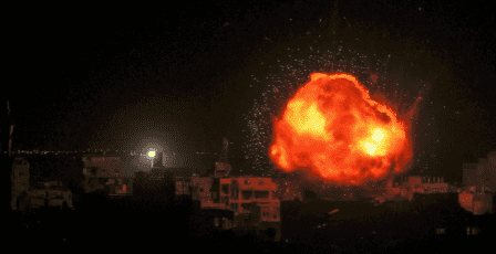 شهداء وجرحى بقصف الاحتلال منزلين في دير البلح وسط قطاع غزة