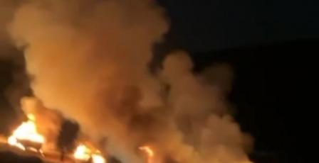 شاهد| إصابتان وإحراق مساكن ومركبات في هجوم للمستوطنين على تجمع خلة السدرة قرب مخماس