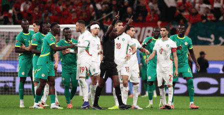 رئيس "فيفا" يهاجم تصرفات لاعبي السنغال.. ويلوّح بعقوبات