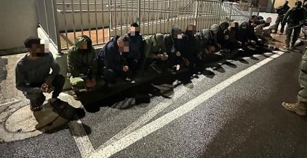 الشرطة تطلب مصادرة منزل في البعينة نجيدات إثر اعتقال 18 عاملا من الضفة دون تصاريح